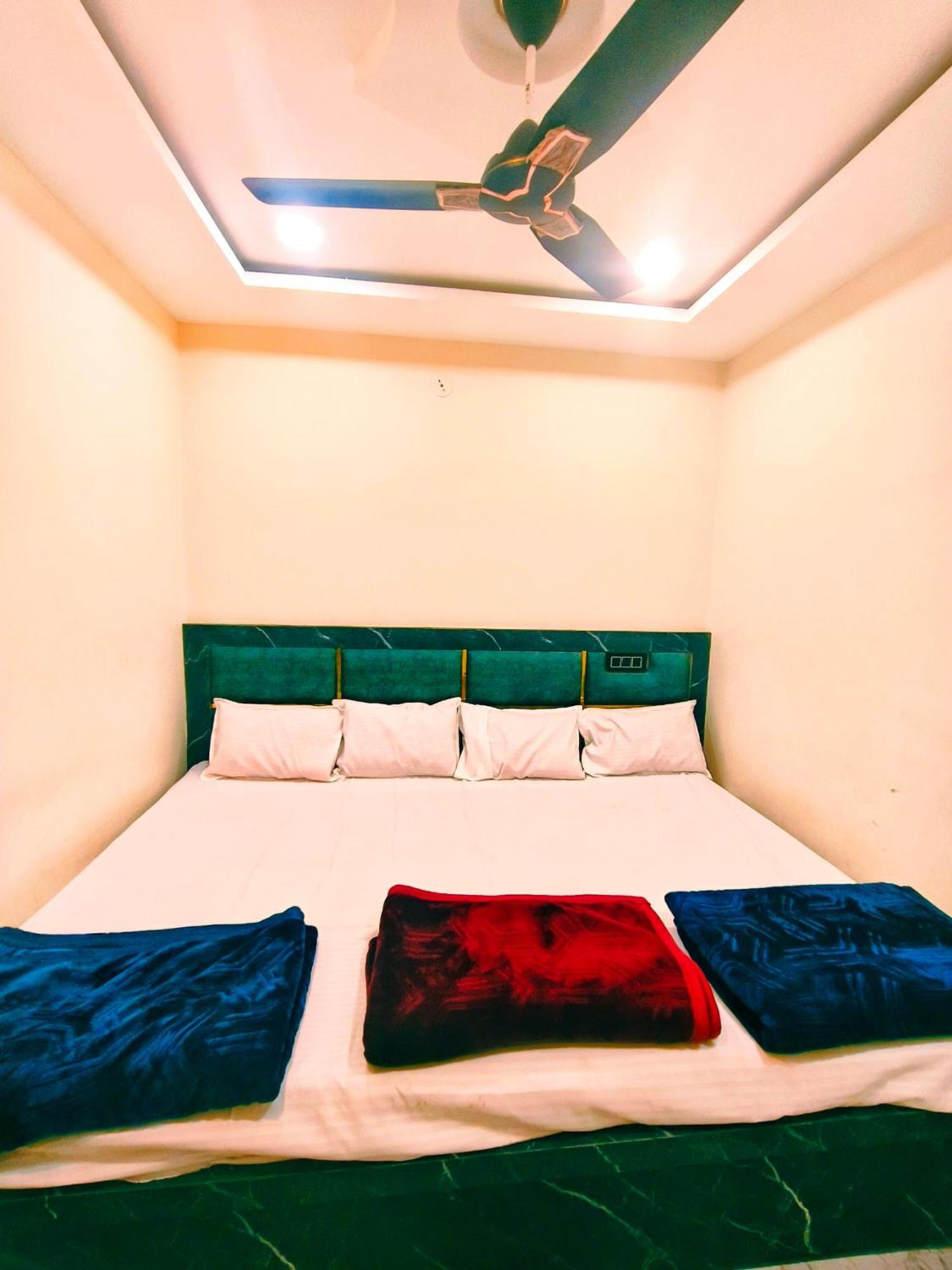 Hotel Shiv Gouri Palace Удджайн Екстер'єр фото